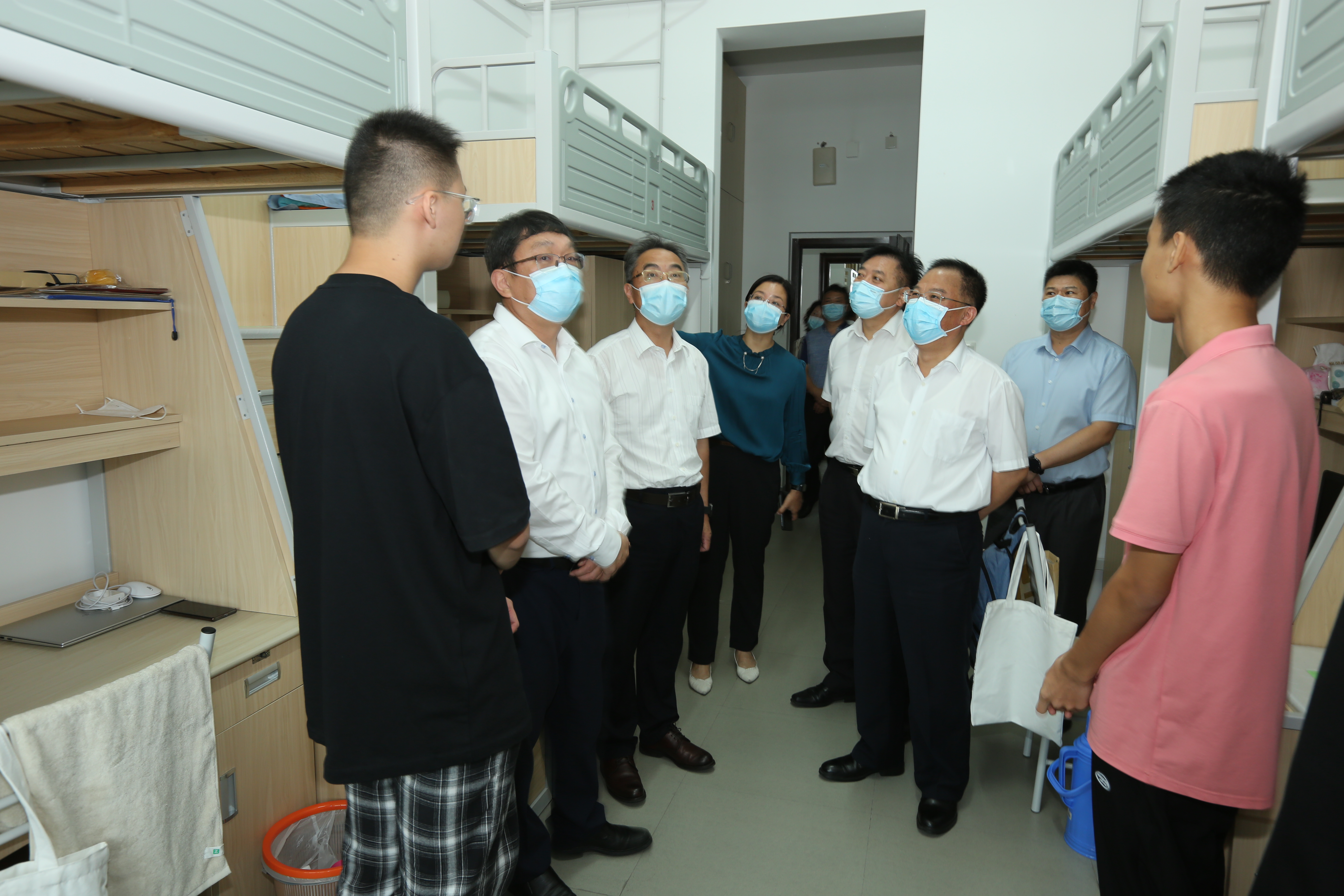 河海大学喜迎2022级本科新生